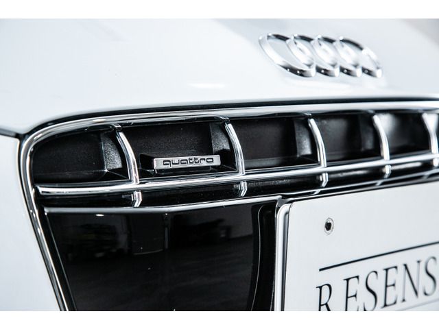 AUDI AUDI R8 SPYDER 2012 Image 31