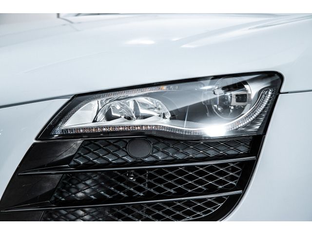 AUDI AUDI R8 SPYDER 2012 Image 31