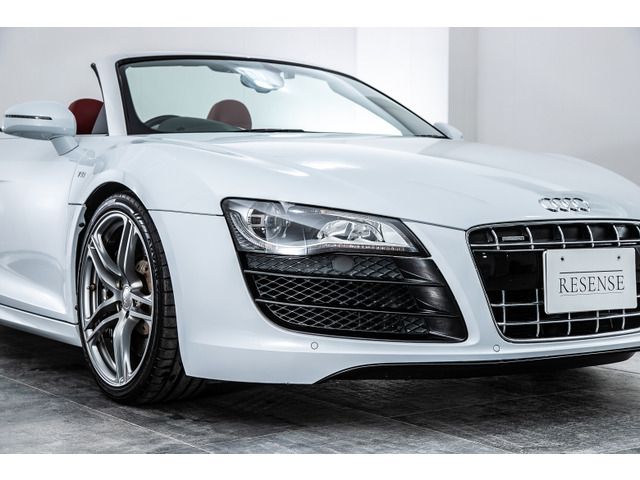 AUDI AUDI R8 SPYDER 2012 Image 31