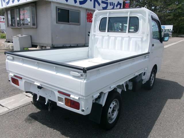 DAIHATSU HIJET TRUCK 4WD 2017 Image 31