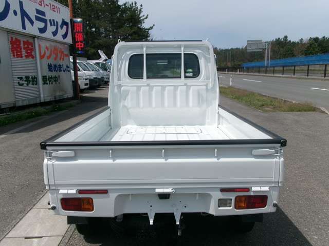 DAIHATSU HIJET TRUCK 4WD 2017 Image 31