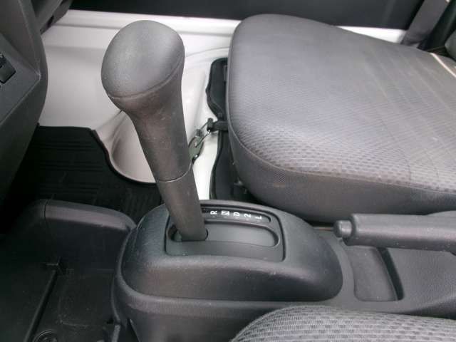 DAIHATSU HIJET TRUCK 4WD 2017 Image 31