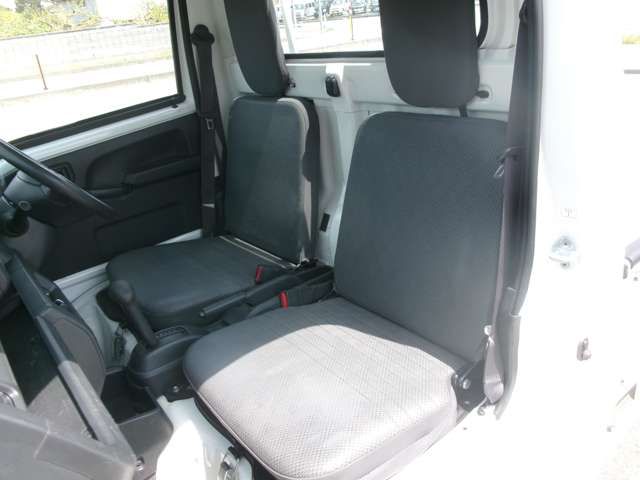 DAIHATSU HIJET TRUCK 4WD 2017 Image 31