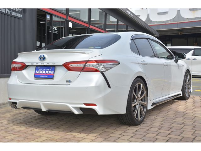 TOYOTA CAMRY HYBRID 2019 Image 31