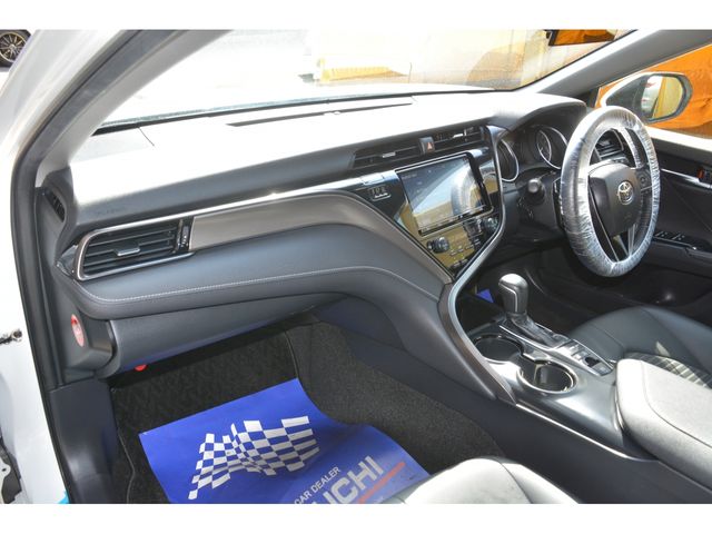 TOYOTA CAMRY HYBRID 2019 Image 31