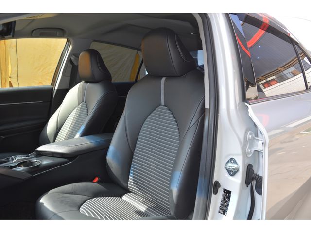 TOYOTA CAMRY HYBRID 2019 Image 31