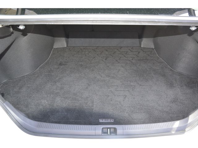 TOYOTA CAMRY HYBRID 2019 Image 31