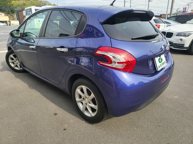 PEUGEOT 208 2016 Image 31