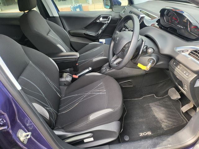 PEUGEOT 208 2016 Image 31