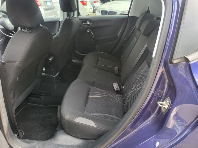 PEUGEOT 208 2016 Image 31