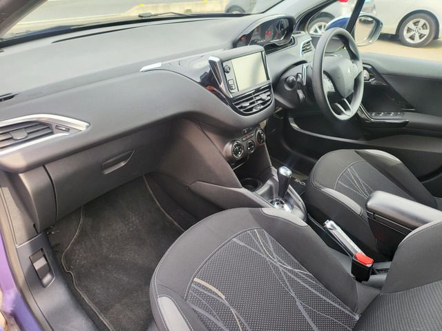 PEUGEOT 208 2016 Image 31