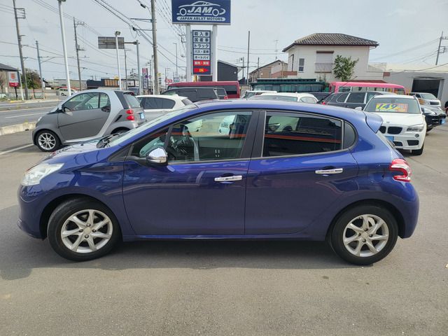 PEUGEOT 208 2016 Image 31