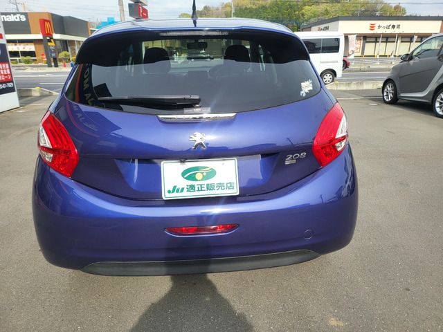 PEUGEOT 208 2016 Image 31