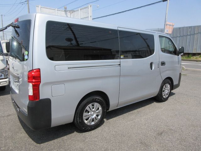 NISSAN NV350 CARAVAN 2019 Image 31