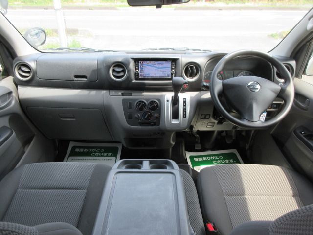 NISSAN NV350 CARAVAN 2019 Image 31
