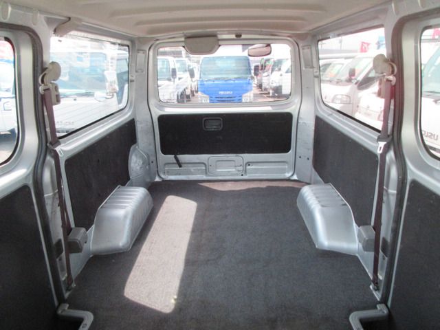 NISSAN NV350 CARAVAN 2019 Image 31