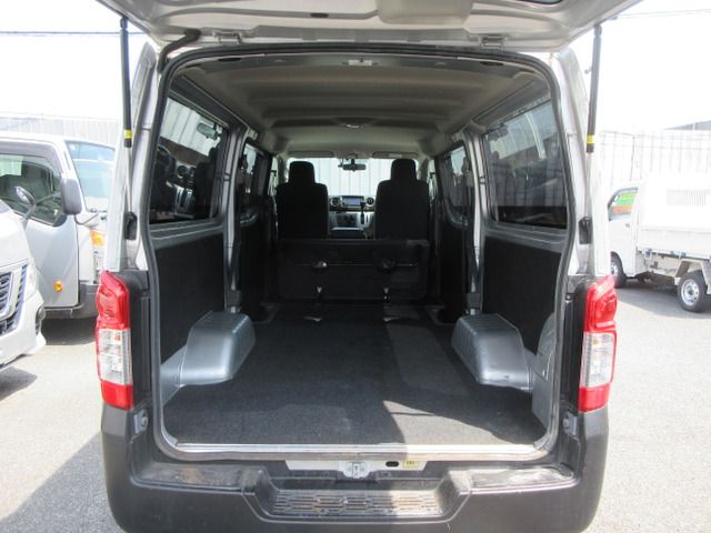 NISSAN NV350 CARAVAN 2019 Image 31