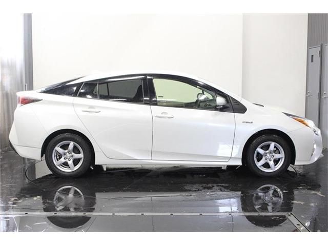 TOYOTA PRIUS 4WD 2018 Image 31