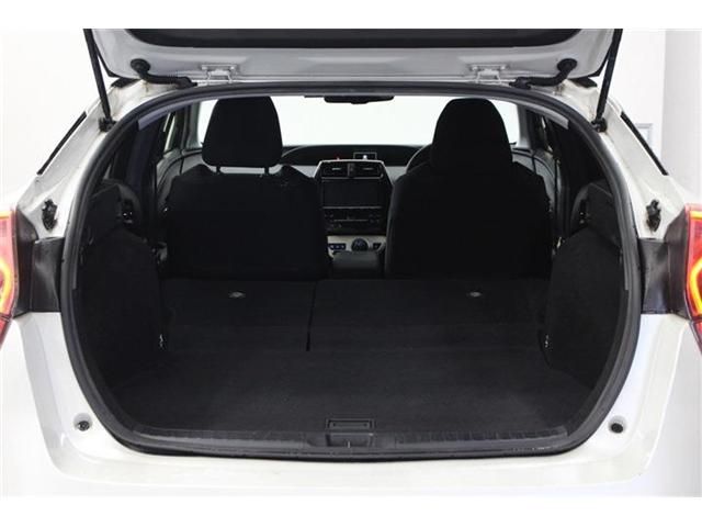 TOYOTA PRIUS 4WD 2018 Image 31