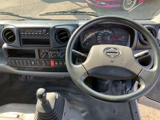 HINO DUTRO 2015 Image 31