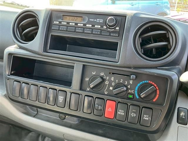 HINO DUTRO 2015 Image 31