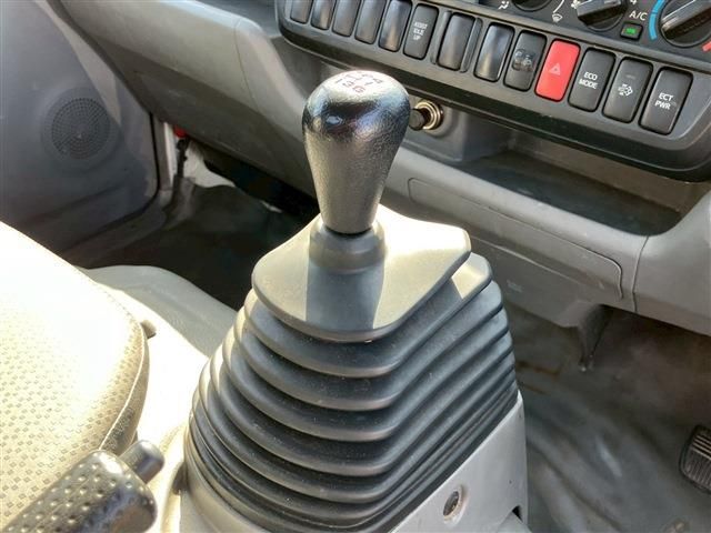 HINO DUTRO 2015 Image 31