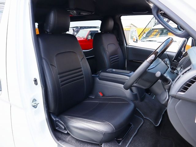 TOYOTA HIACE VAN 4WD 2023 Image 31