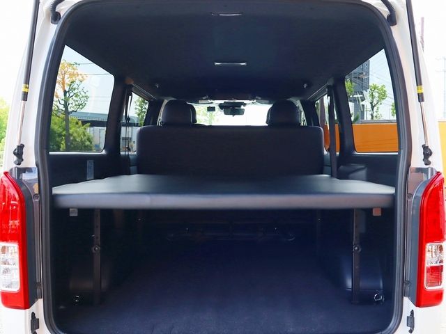 TOYOTA HIACE VAN 4WD 2023 Image 31