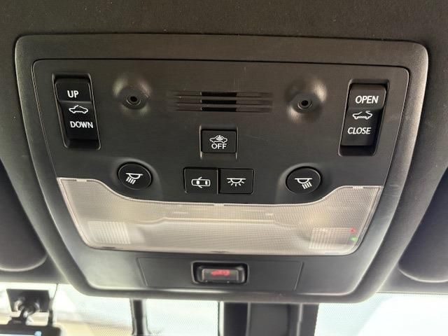 TOYOTA LEXUS IS300H 2013 Image 31