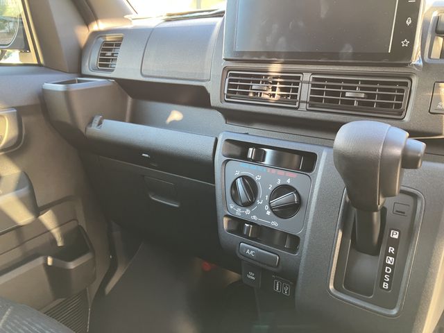 DAIHATSU HIJET DECKVAN 4WD 2024 Image 31