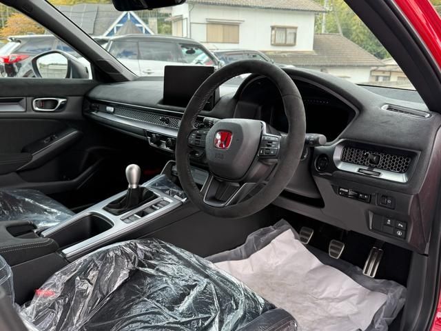 HONDA CIVIC HATCHBACK 2025 Image 31