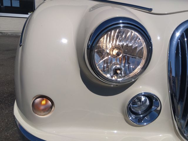 MITSUOKA VIEWT 2010 Image 31