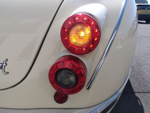 MITSUOKA VIEWT 2010 Image 31