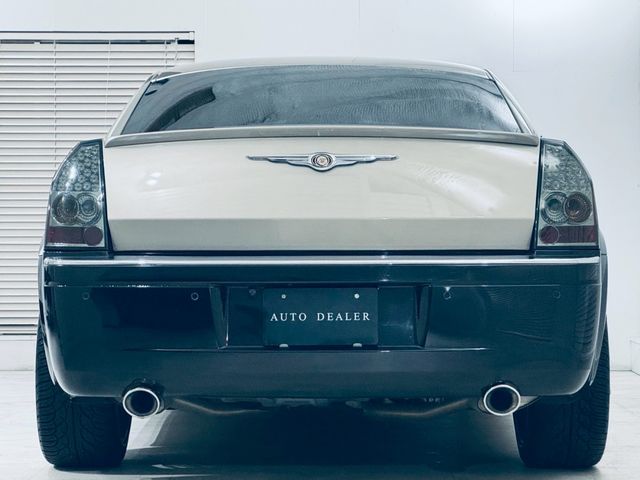 CHRYSLER 300C 2005 Image 31