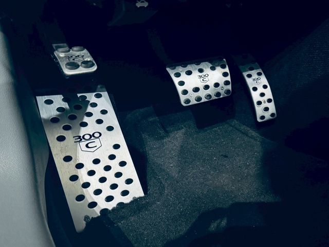 CHRYSLER 300C 2005 Image 31