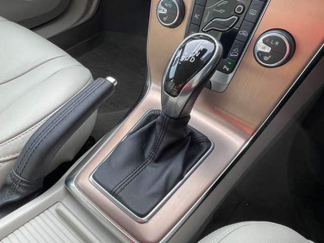 VOLVO V40 CROSS COUN 2015 Image 31