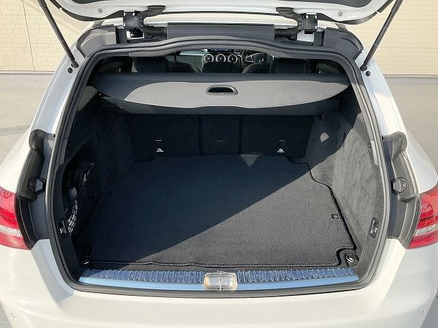 MERCEDES BENZ MERCEDES AMG C STATI 2018 Image 31