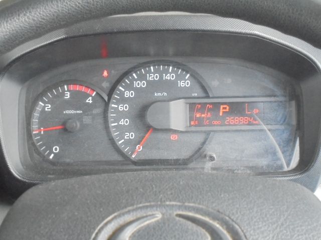 HINO DUTRO 2015 Image 31