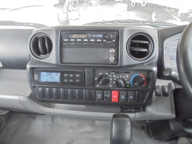 HINO DUTRO 2015 Image 31