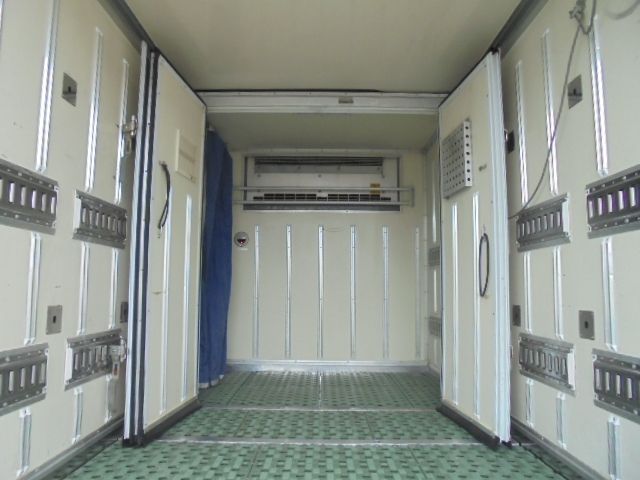 HINO DUTRO 2015 Image 31