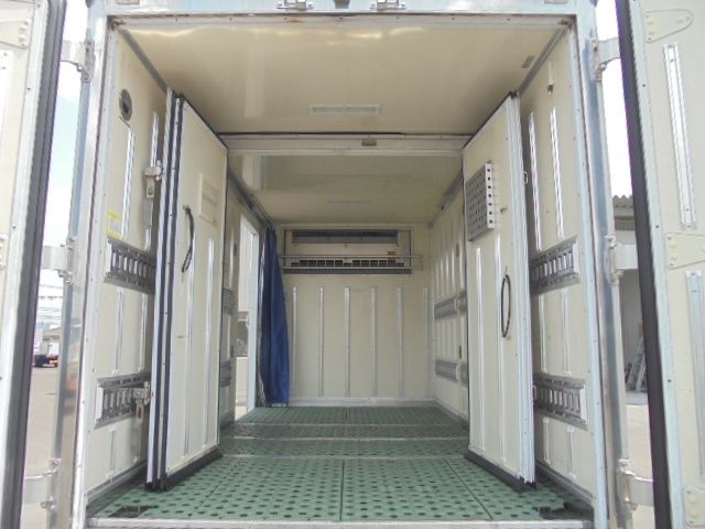 HINO DUTRO 2015 Image 31