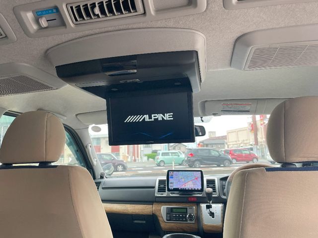 TOYOTA HIACE VAN 4WD 2018 Image 31