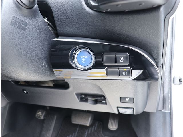 TOYOTA PRIUS 2016 Image 31