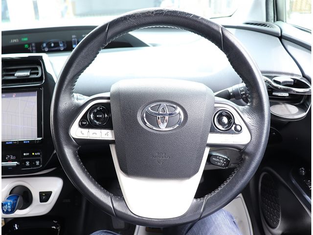 TOYOTA PRIUS 2016 Image 31