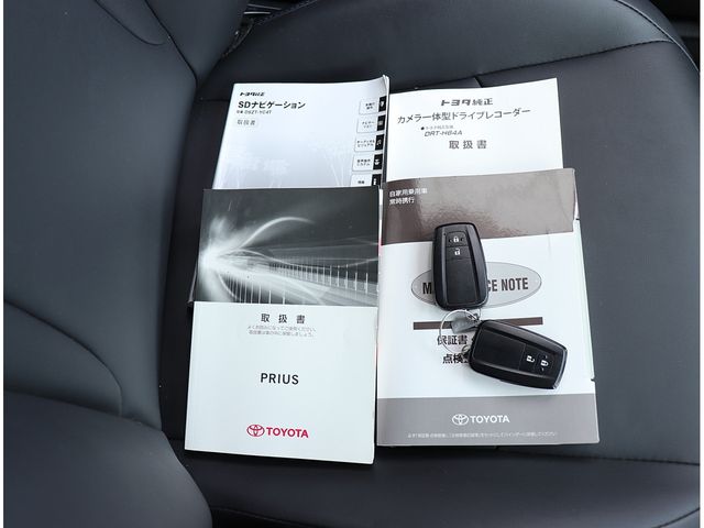 TOYOTA PRIUS 2016 Image 31