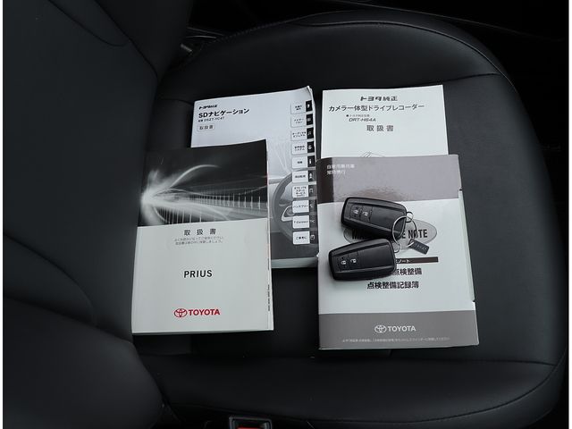 TOYOTA PRIUS 2016 Image 31