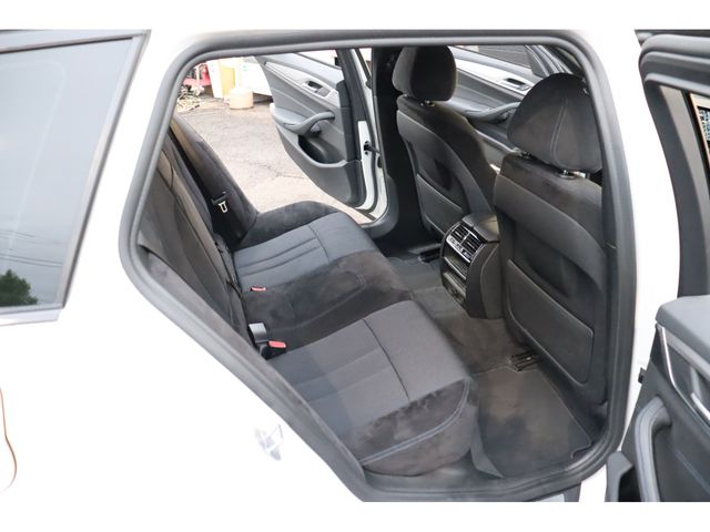 BMW 5SERIES TOURING 2019 Image 31