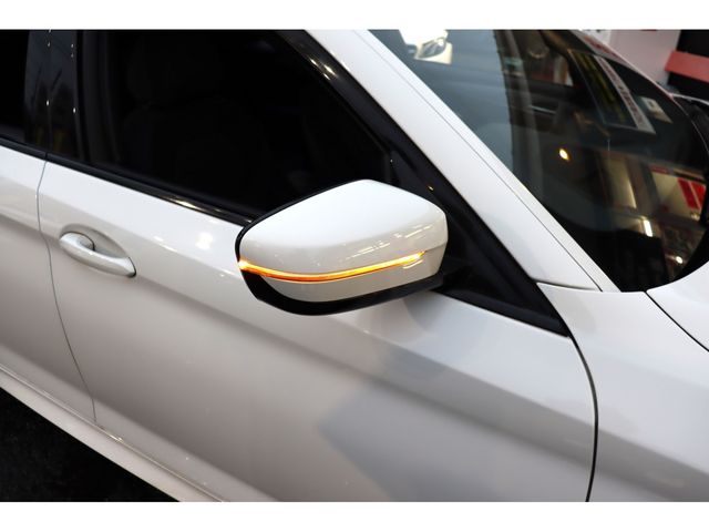 BMW 5SERIES TOURING 2019 Image 31