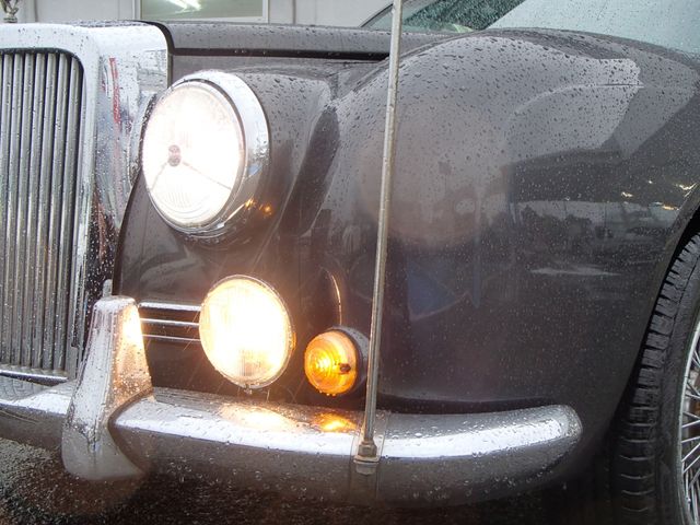 MITSUOKA GALUT 1998 Image 31