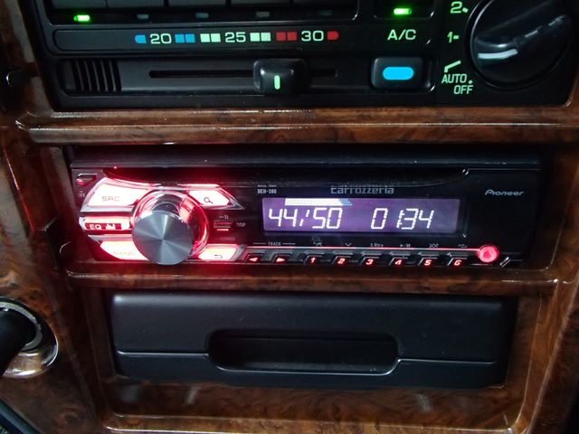 MITSUOKA GALUT 1998 Image 31